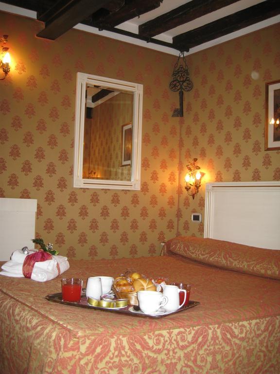 Ca' San Vio Bed & Breakfast เวนิส ภายนอก รูปภาพ